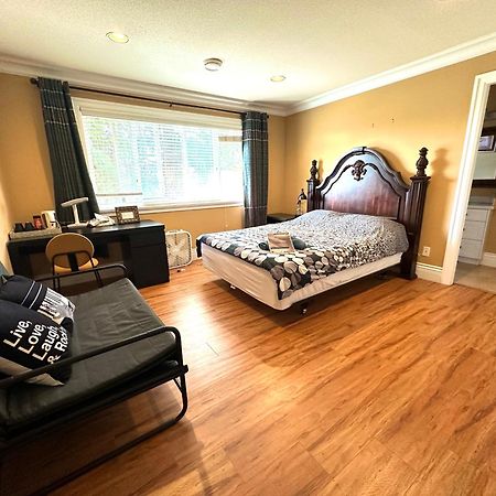 Vancouver Luxury Homestay Ричмонд Екстер'єр фото