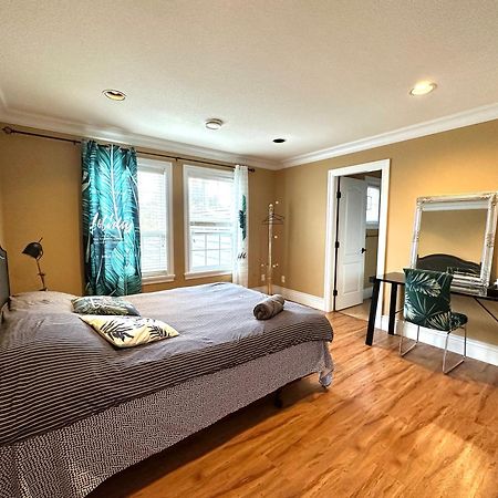 Vancouver Luxury Homestay Ричмонд Екстер'єр фото