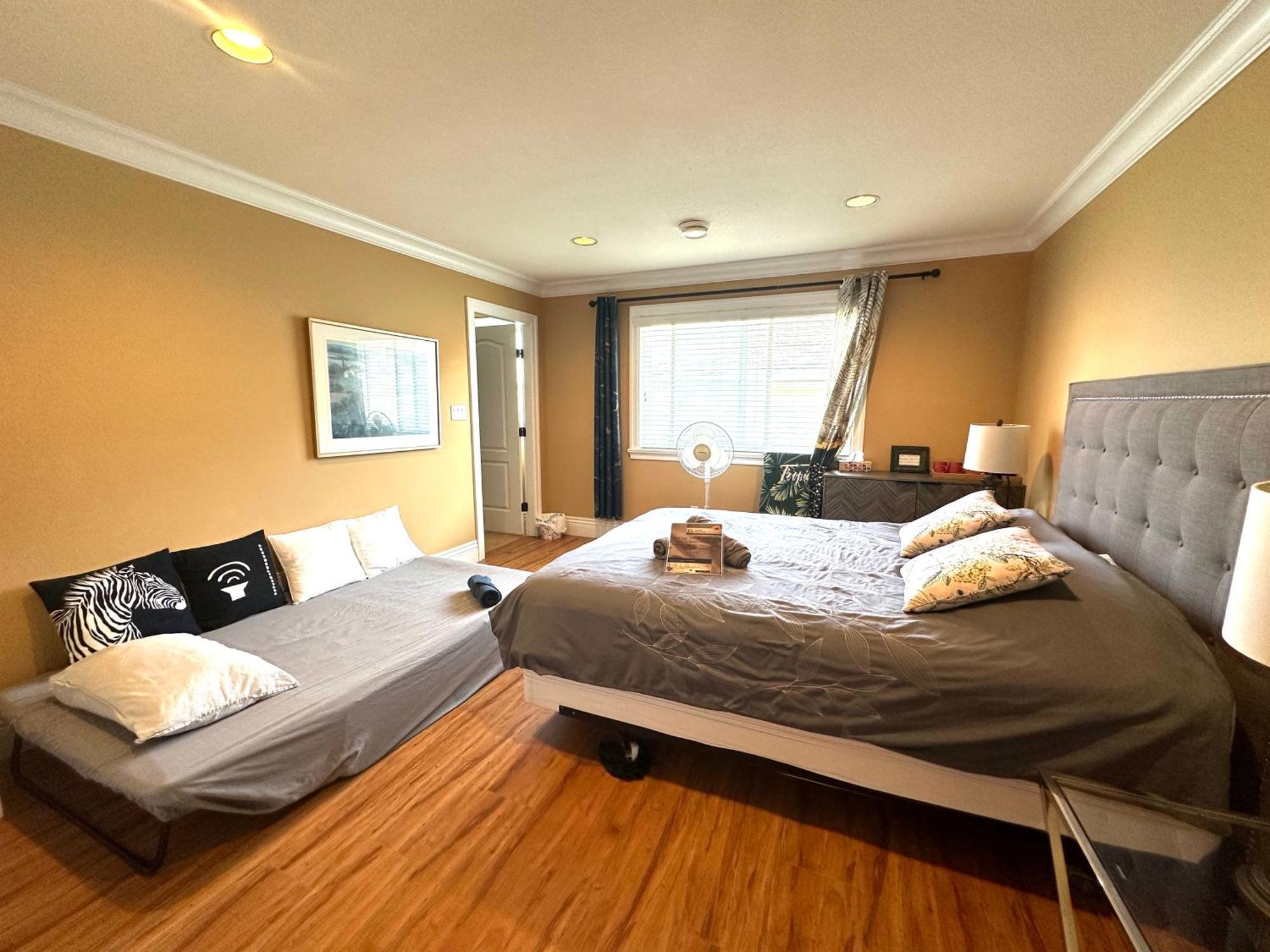 Vancouver Luxury Homestay Ричмонд Екстер'єр фото